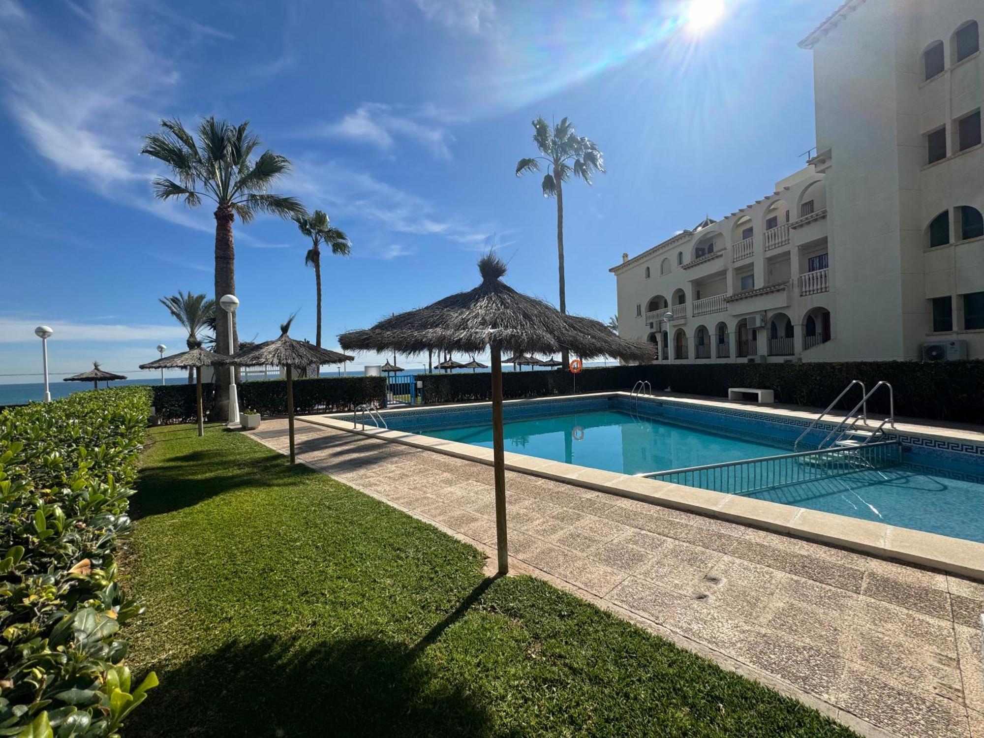 Apartamento Muchavista Primera Linea De Playa By El Conserje El Campello Buitenkant foto